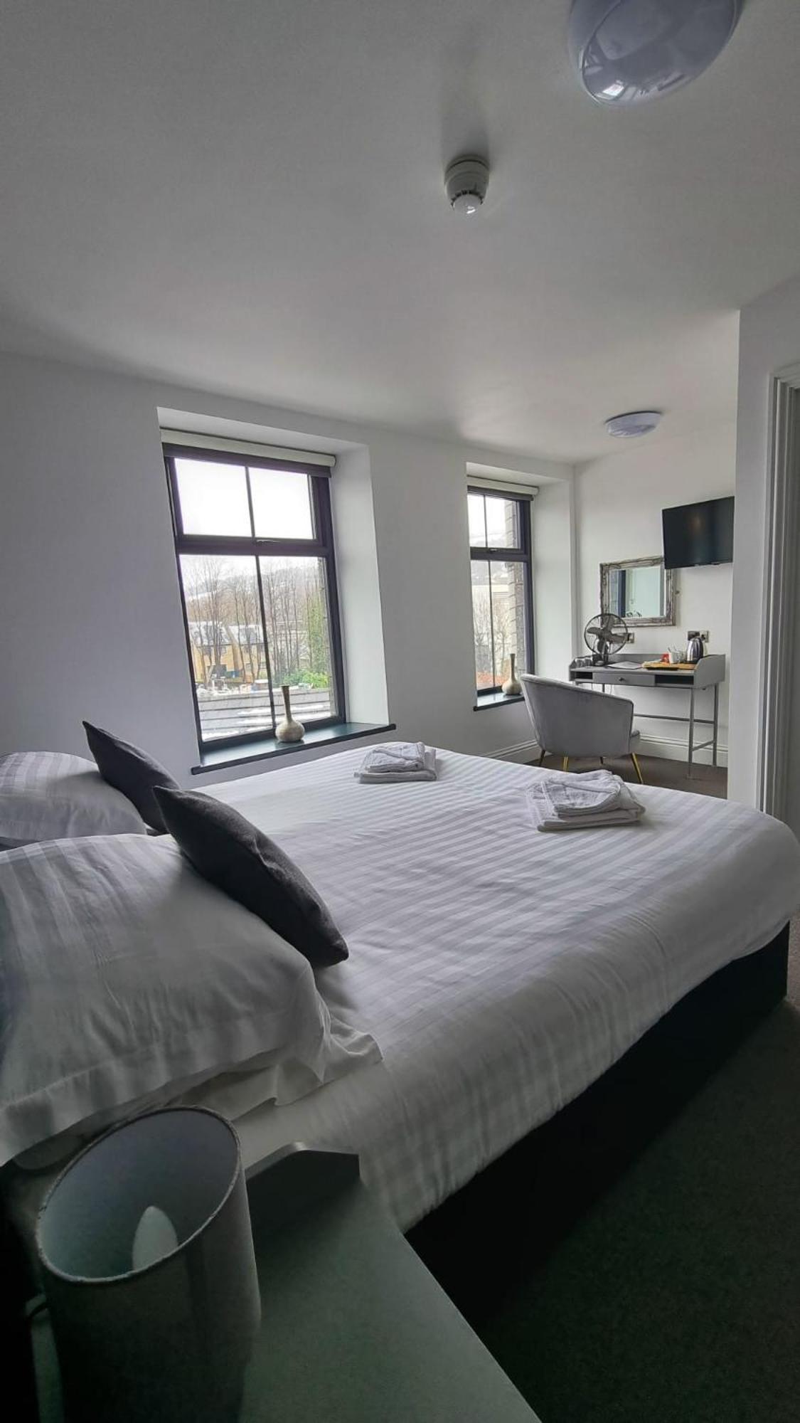 The Friendship Hotel Stocksbridge  Buitenkant foto
